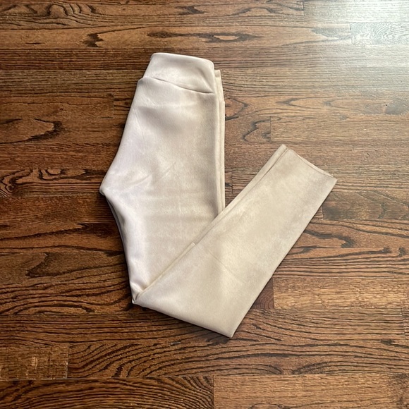 NWT, Splendid Faux Suede Tan Leggings! - Picture 7 of 9